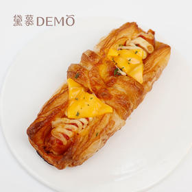 可颂焗肠 | Baked sausage croissant