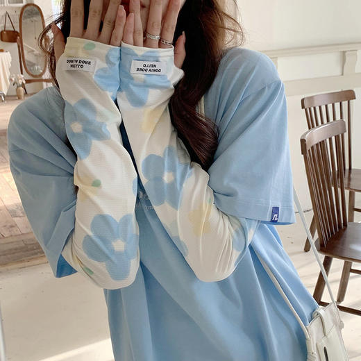 【颜值爆棚❗️UPF50+防晒冰袖】轻薄舒适，宽松大版超显瘦❗️女款夏季可爱新款防紫外线手袖开车骑行手套冰丝袖套，搭配短袖比防晒衣防晒帽防晒霜更舒适 商品图0