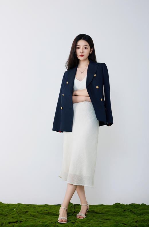 唯美柔光鱼尾吊带裙 商品图5