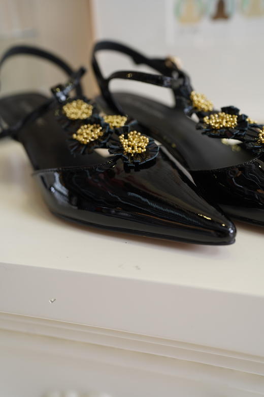 优雅时髦小尖头猫跟鞋 双色漆牛皮鞋面；里垫 牛皮柔软舒服不磨脚 复古气质摩登，5cm跟高上脚舒适不累脚 通勤出游春夏秋三季可穿 商品图11