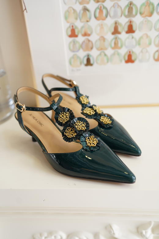 优雅时髦小尖头猫跟鞋 双色漆牛皮鞋面；里垫 牛皮柔软舒服不磨脚 复古气质摩登，5cm跟高上脚舒适不累脚 通勤出游春夏秋三季可穿 商品图9