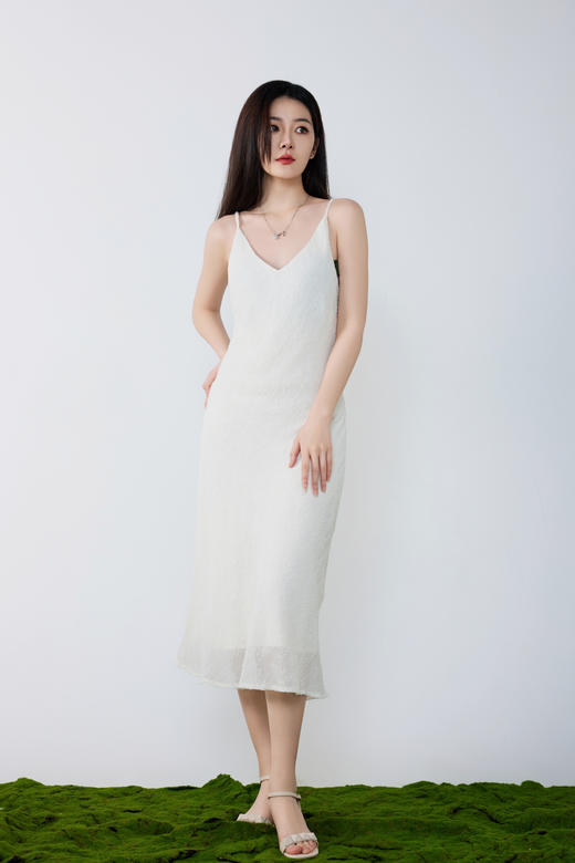 唯美柔光鱼尾吊带裙 商品图0