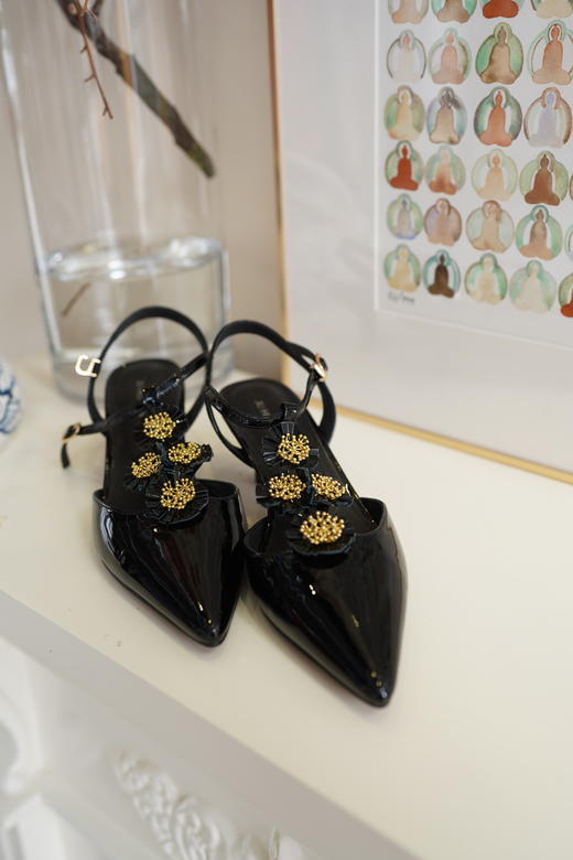 优雅时髦小尖头猫跟鞋 双色漆牛皮鞋面；里垫 牛皮柔软舒服不磨脚 复古气质摩登，5cm跟高上脚舒适不累脚 通勤出游春夏秋三季可穿 商品图12