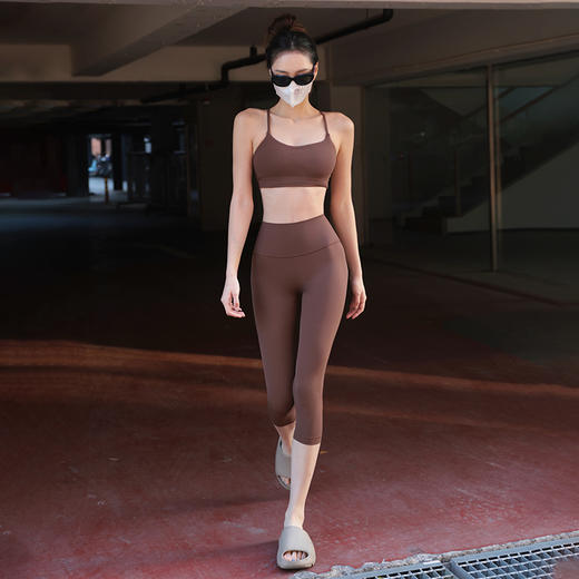 beemen低强度 裸感亲肤运动背心 可拆胸垫 瑜伽文胸细肩带运动背心 商品图3