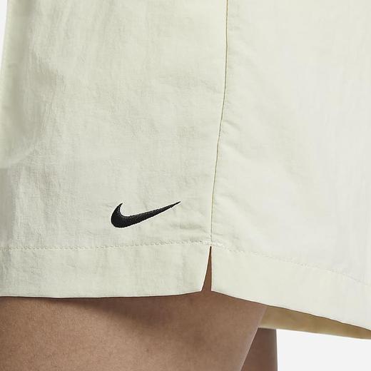 【小码特惠】Nike/耐克女子中腰短裤夏季新款运动裤梭织刺绣小勾热裤FV6623-020 商品图3