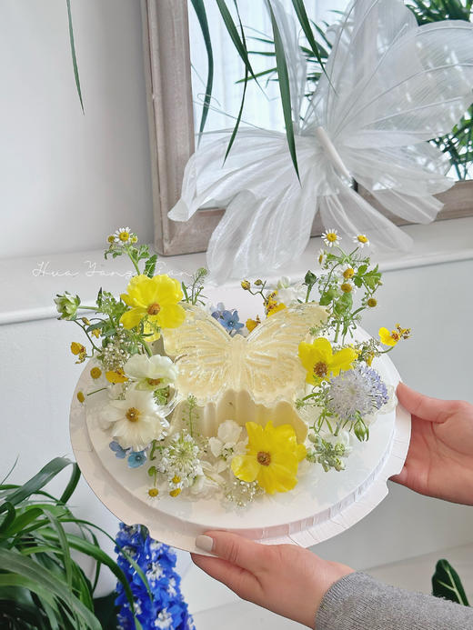 【提前一天】蝴蝶庄园·凤梨椰子慕斯蛋糕（鲜花随季节调整） 商品图3