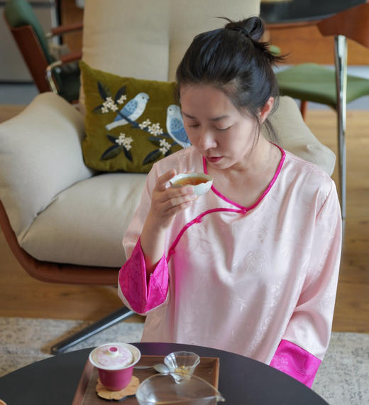 银泰百货供货95软冰丝贡缎冰岛丝睡衣套装 商品图1