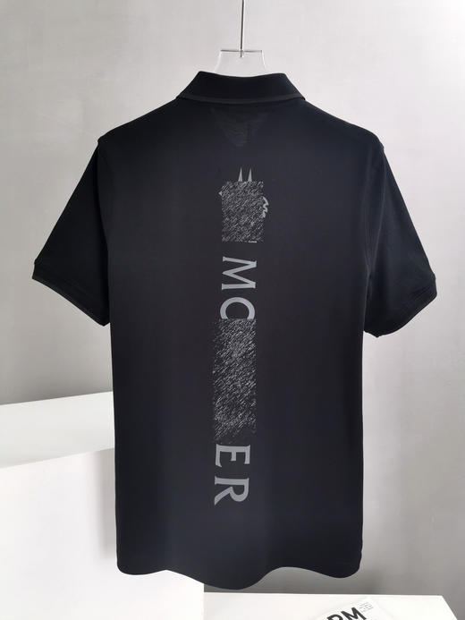 M可 2024春夏新款 经典压花硅胶小标 后背字母印花 珠地棉短袖Polo衫 Z-11577 商品图11