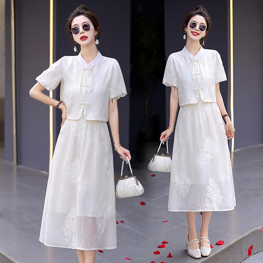 夏装时尚刺绣清新通勒港风设计流行复古盘扣款两件套套裙HR-HMQY5308 商品图2