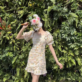 MAXRIENY2024年新款碎花氛围感蝴蝶结方领连衣裙显瘦连衣裙泡泡袖(货号:MS85DR001)