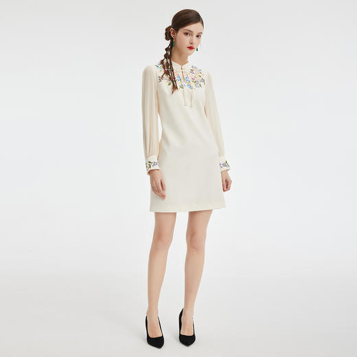 PF834斯尔丽2024新中式改良旗袍领口绣花手工盘扣不挑身材显高连衣裙 商品图3