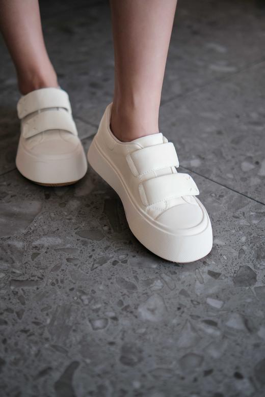 升级款魔术贴休闲鞋四季可穿 舒适好走显瘦 约4cm自然增高 羊皮鞋里垫炒鸡Q弹柔软舒适 魔术贴懒人设计一脚蹬免系鞋带 深冬加绒毛绒鞋（现货）深冬加绒休闲鞋 鞋楦优雅秀美上脚显瘦不臃肿的加绒鞋！ 商品图5