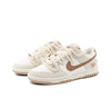 可爱晕了~ Nk Dunk Low Next Nature "Hemp" 捣蛋玩偶 豆乳熊仔 美拉德 绑带低帮休闲板鞋 整体是温柔的奶咖系 颜色又奶又甜 上脚超百搭 商品缩略图2