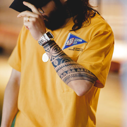 马登工装美式复古印第安刺绣短袖T恤撞色字母重磅黄色圆领Tee男夏 商品图3