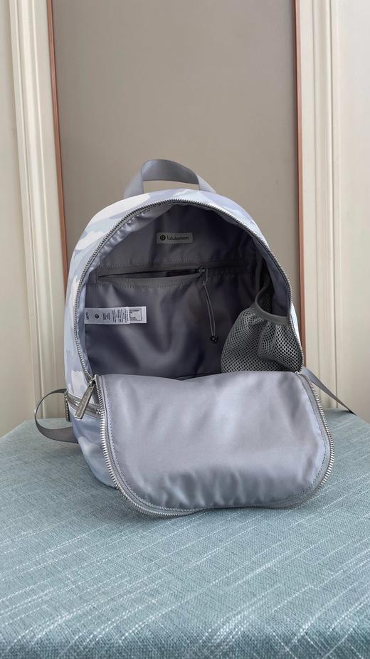 新色！lu家蕞实用双肩包书包！2款容量可选丨大号有独立15寸电脑仓！表面肌理感+真空环氧电镀logo五金！质感无敌❗ 日本ykk拉头+品牌特定拉尾，随意对比！内附水壶兜！健身徒步一包搞定！ 商品图1