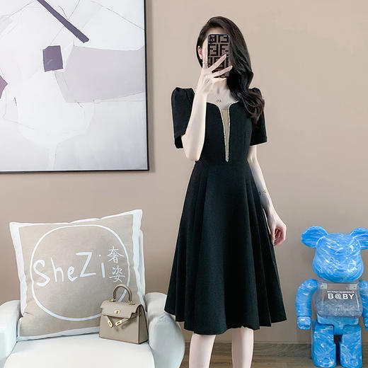 奢姿2025年夏季新款大码女装时尚简约连衣裙胖妹妹气质方领裙子9932852757 商品图1