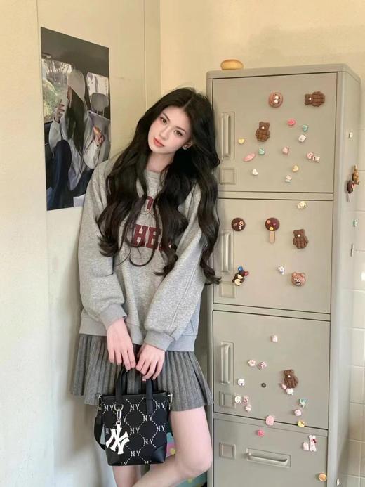 【专属】时髦又百搭的复古老花斜挎手提包！高级感爆棚！不管拥你有多少款包 看到它还是会忍不住入手！可手提/可斜挎，适合早春打工人日常/通勤/逛街/约会/逛街背 商品图8