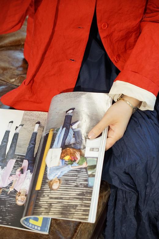 (5折) apuntob 圆领微A字版型红色短外套 商品图4