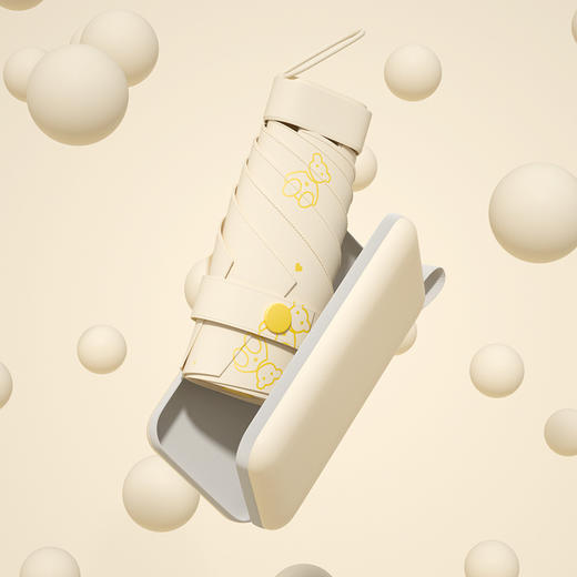 【清凉降温 多彩出行！】14cm卡片扁六折卡包伞，小巧轻便，烫金小熊，为你遮风挡雨，成就清凉降温之旅。多彩出行必备UPF50+卡包伞，防晒遮阳，扁六折折叠便携！ 商品图5