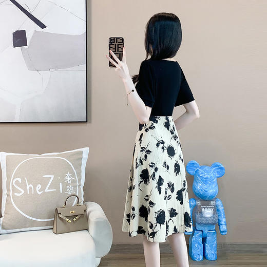 奢姿2025年夏季新款大码女装减龄印花拼接裙子胖妹妹方领连衣裙9932852792 商品图3
