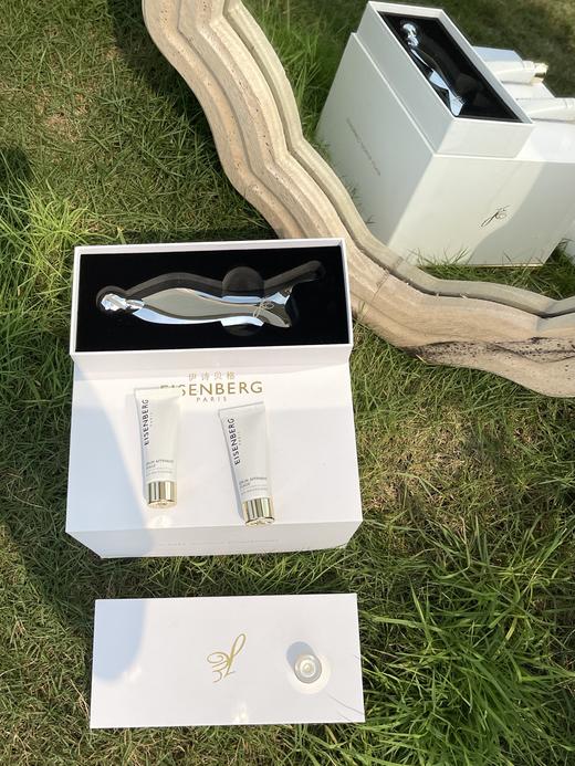 终于有货了！薇薇亲测有用的瘦脸精华❗️！！‎章小蕙都说它是“⁠最上镜奖”⁥🎬！抢到一批中样真香价格，快冲💨这次是礼盒装！自用送礼都好！ 商品图6