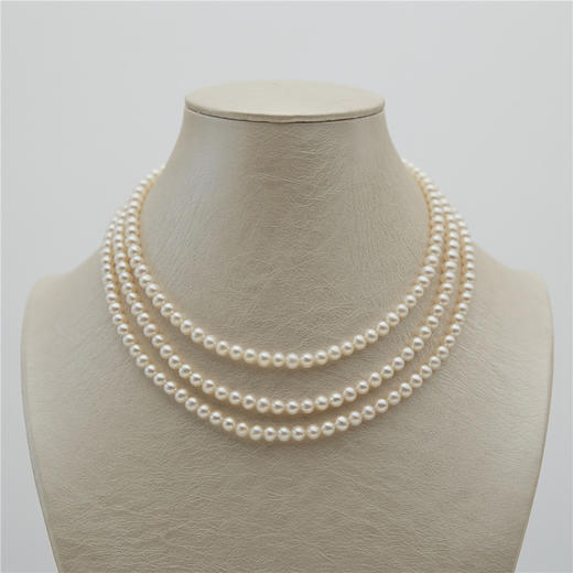 Pearl moments 维多利亚宫廷风 经典珍珠系列3号天然淡水珍珠 奢华三层链+心动时刻珍珠戒指（该商品不支持用券） 商品图4