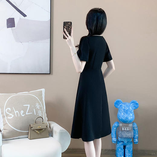 奢姿2025年夏季新款大码女装时尚简约连衣裙胖妹妹气质方领裙子9932852757 商品图3