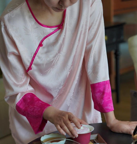 银泰百货供货95软冰丝贡缎冰岛丝睡衣套装 商品图4