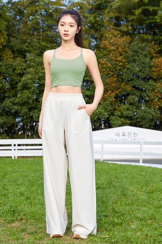 2024新款小细带后褶皱背心H340114 商品图3