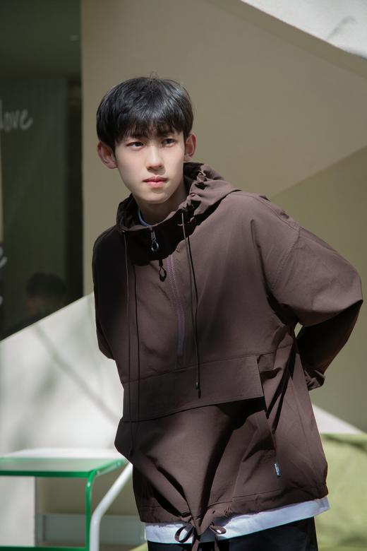 413061139休闲梭织卫衣 商品图0