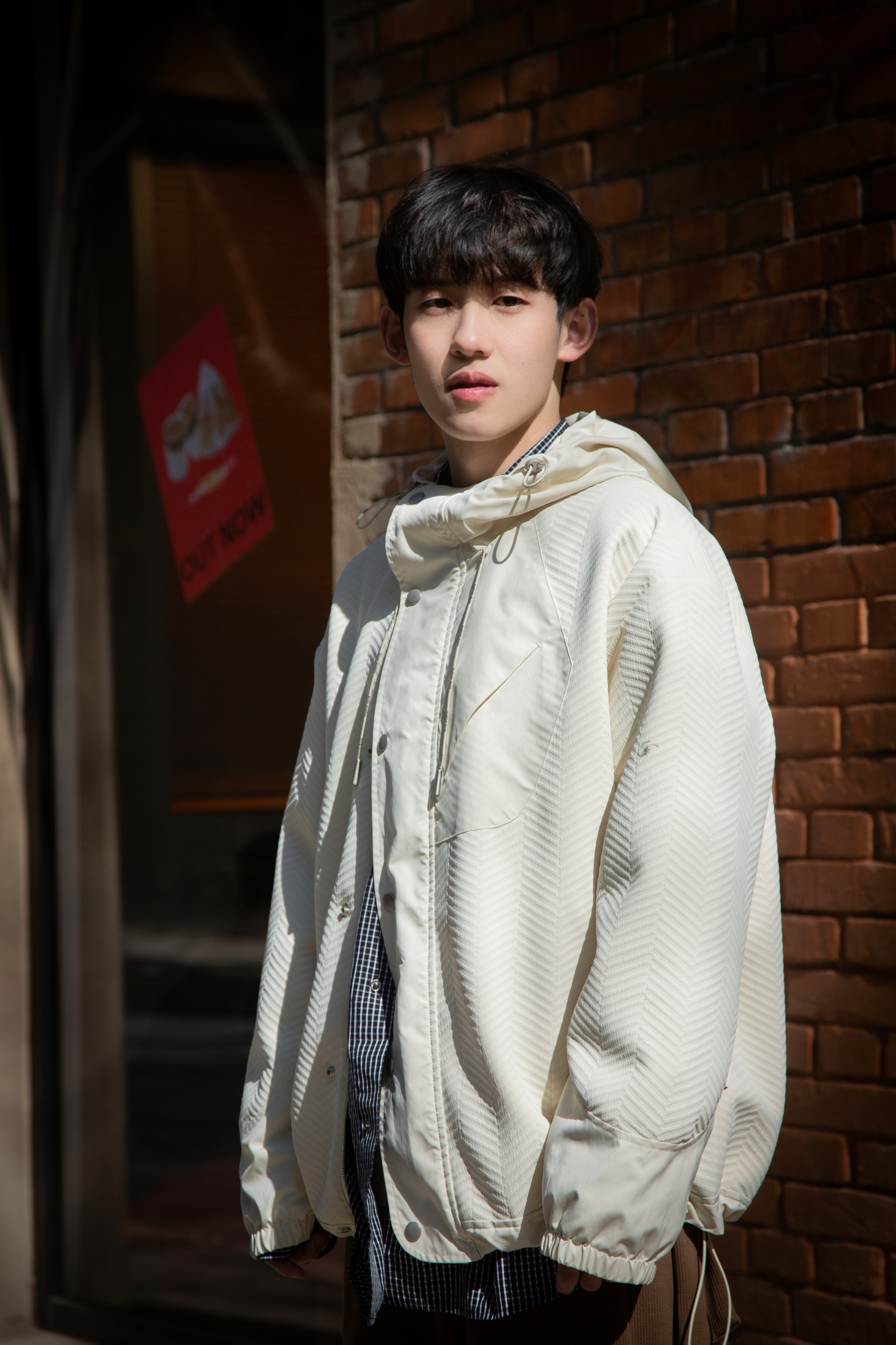 413772896肌理休闲带帽夹克