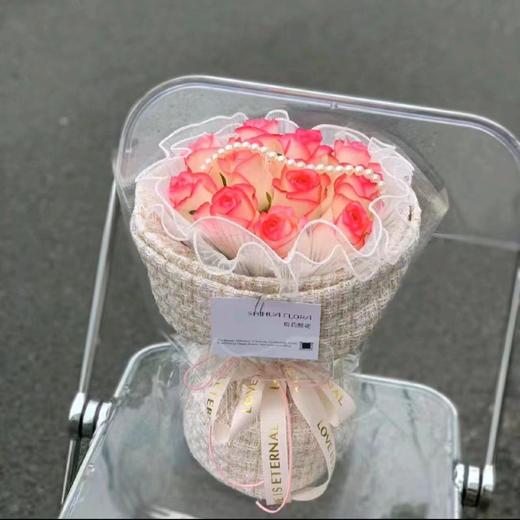 鲜花花束系列 11朵爱莎玫瑰小香风款 商品图0