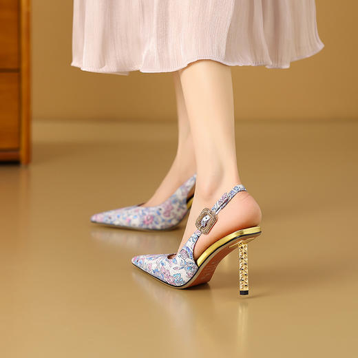 【预售5天】时尚优雅，金属铁根后空凉鞋CX3100-3 商品图5