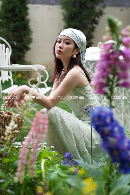 【门店同款】ENJOY夏季浪漫-茶歇V领吊带裙 157159440 商品图4