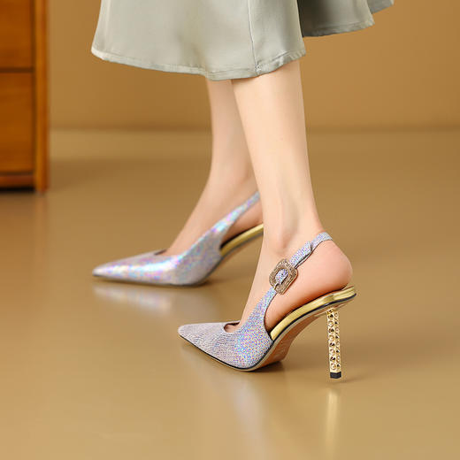 【预售5天】性感优雅，尖头金属铁跟后空凉鞋CX3100-2 商品图3