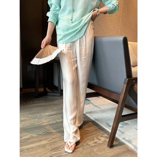 25特价 2404209   吕燕 条纹醋酸直筒 长裤 商品图1