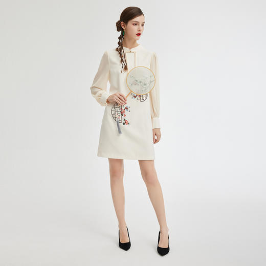 PF833斯尔丽2024新中式国风立领刺绣花纹盘扣直身型改良式旗袍连衣裙 商品图3