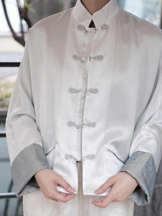 瑕疵| 盛唐牡丹 |桃之夭夭蓝灰色真丝双面穿外套(不夹棉) [特价品] 商品图2