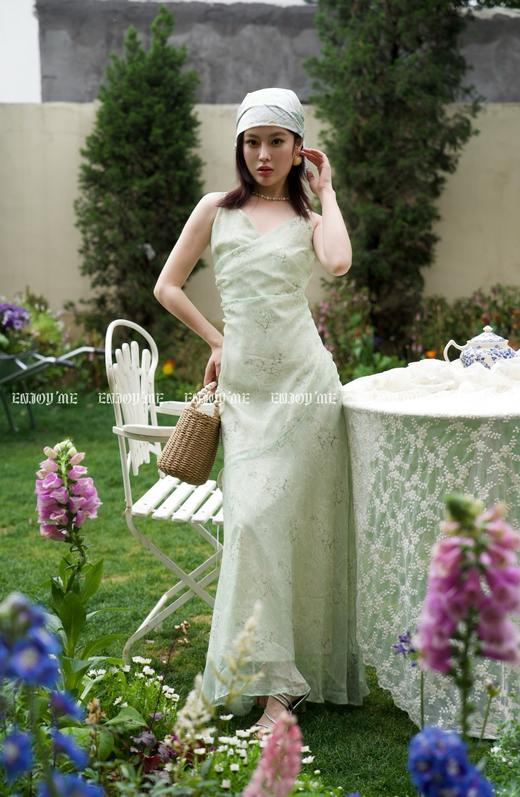 【门店同款】ENJOY夏季浪漫-茶歇V领吊带裙 157159440 商品图0