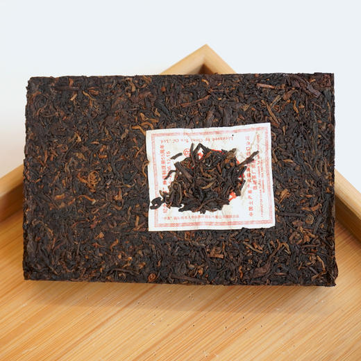 【经典7581】2006年纪念中茶商标注册55周年7581纪念版 熟茶7581里的精品版 干仓真品  一盒4片 一片250克 标价为一片的价格 高性价比 商品图6