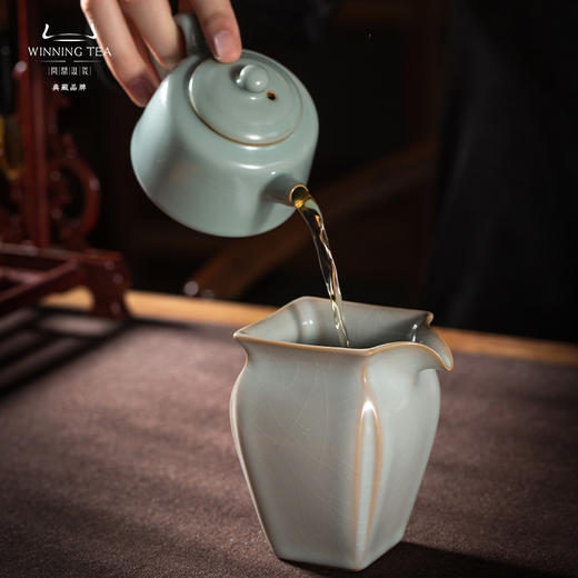 问鼎汝瓷鼎峰系列天青月白四方公杯 商品图4