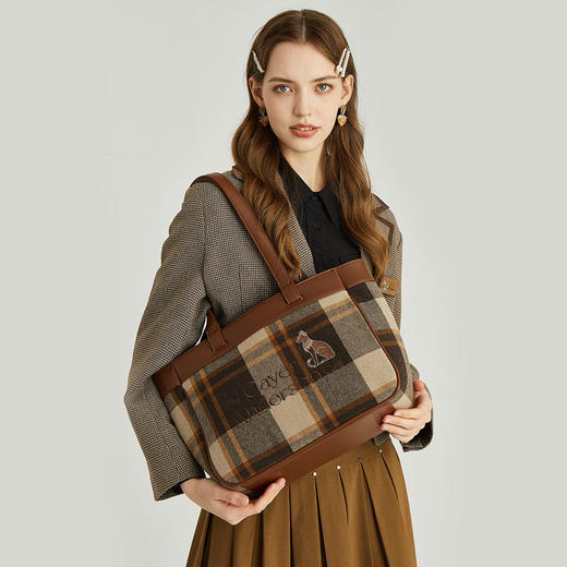 大英博物馆 盖亚·安德森猫系列 格纹休闲通勤大容量单肩包通勤包 商品图1