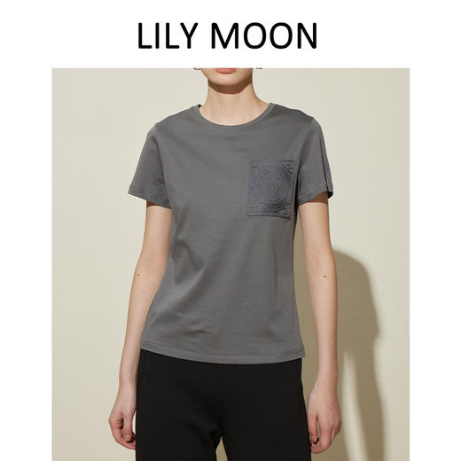 Lilymoon 春夏圆领正肩绣花短袖T恤莫代尔桑蚕丝休闲刺绣LM2418---现货 商品图4