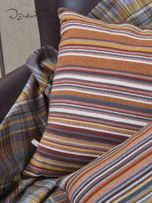 西藏萨迦羊绒针梭相拼抱枕SJF95P756N 商品图1