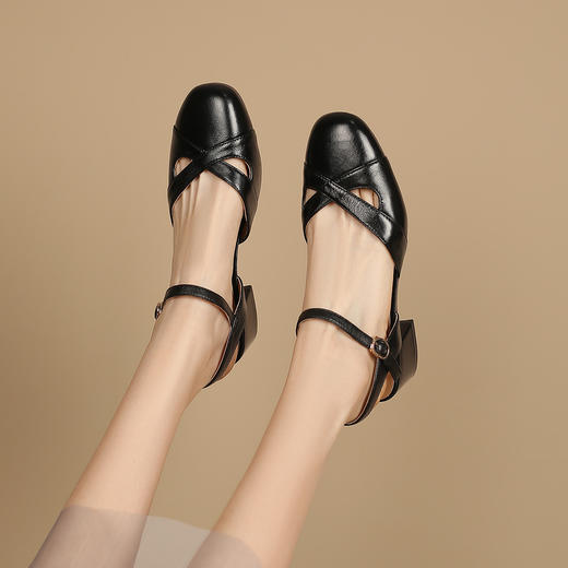 品质好货 | Safiya/索菲娅2024羊皮中后空粗跟凉鞋SF42114704 商品图3