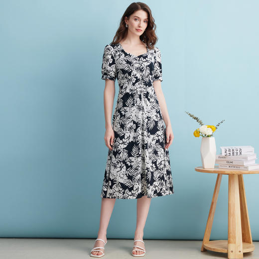 EITIE爱特爱法式复古鸡心领植物印花通勤显瘦连衣裙夏季新款B2407338 商品图1