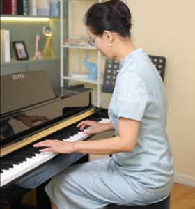 通知：40岁以上中老年免费学6天钢琴体验课，不限基础！