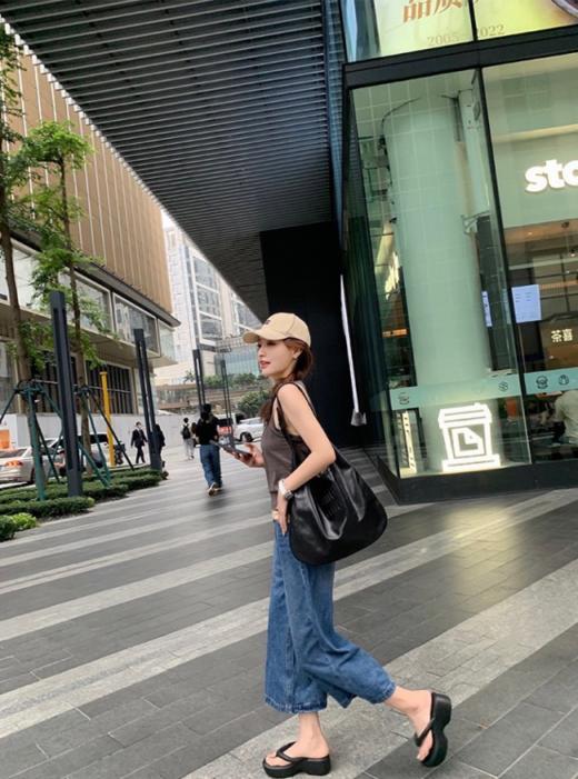 🔔赵露思同款🔸正品Mu&Cu 芭比厚底沙滩人字拖 6CM增高+无敌踩屎脚感 夏天出游，拍出美美大长腿的完美单品 ♦️独家上新✨假1⃣️罚🔟 商品图0