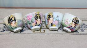 粉彩戏曲人物杯套组