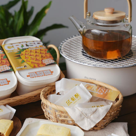 大末家上新啦【纤维感十足的凤梨酥】 “着一事，习一艺，显一技” 一场糕点师的别致用心 用手作的温度 做成真材实料的凤梨酥，惊艳了味蕾 一口下去 是吃的到的酥松香浓与酸甜可口 商品图1